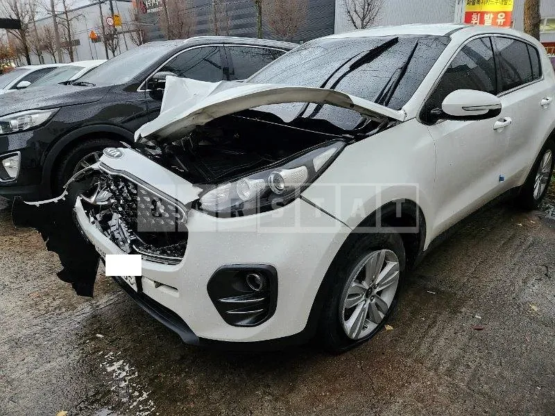 Photo 2 of 29: 2017 Kia Sportage — Korean insurance auction