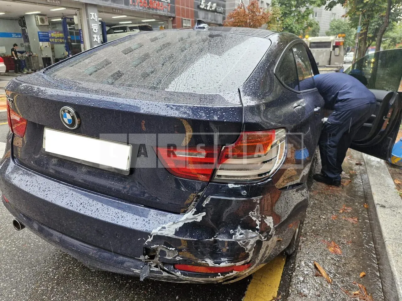 Photo 2 of 12: 2015 BMW 320d Gran Turismo, VIN WBA3Y3106FGH96677 — Korean insurance auction