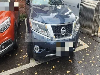 Photo 1 of 33: 2016 Nissan Pathfinder V6 3.5 Platinum — Korean insurance auction