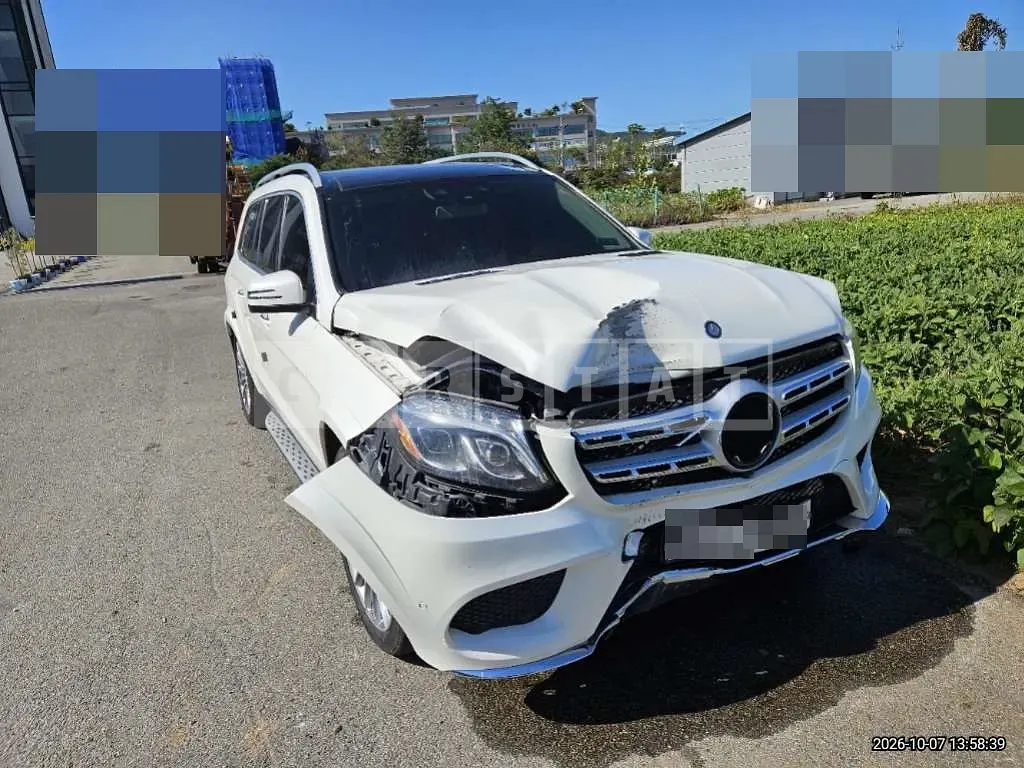 Photo 2 of 11: 2017 Mercedes-Benz GLS500 4Matic — Korean insurance auction