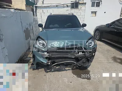 Photo 1 of 13: 2022 MINI Cooper Countryman — Korean insurance auction