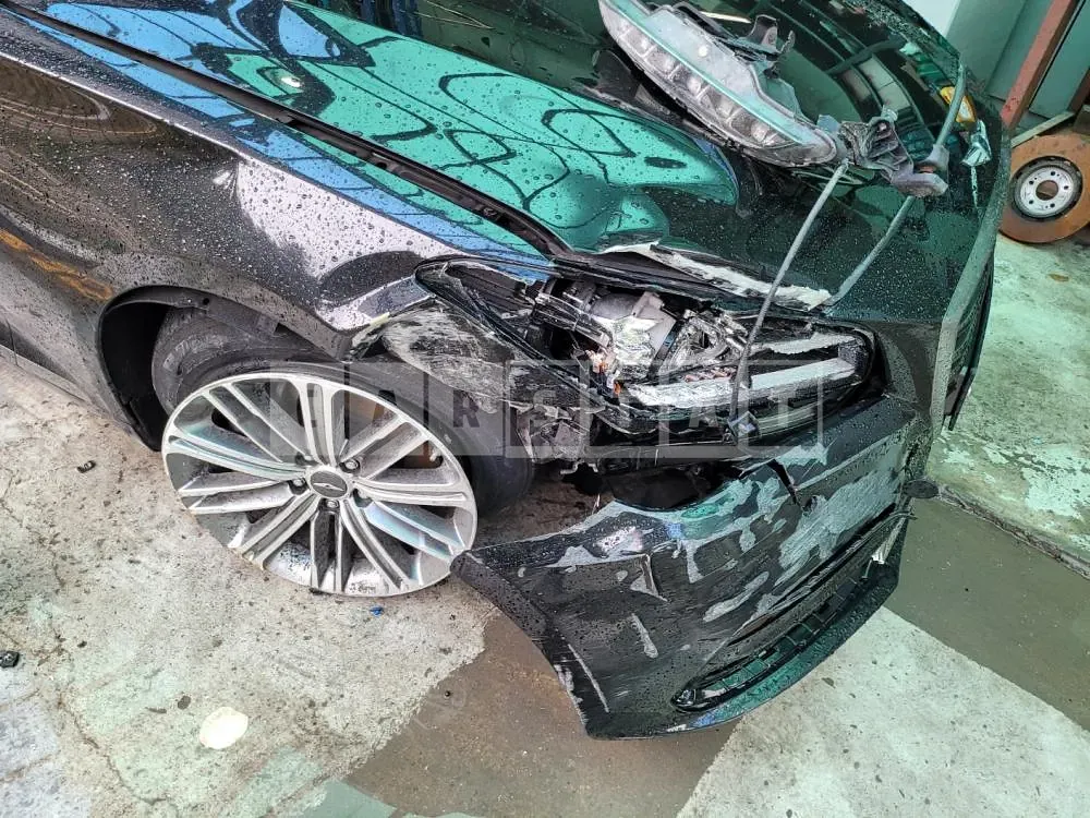 Photo 2 of 23: 2018 Hyundai Genesis /G80, VIN KMHGL41DDJU296606 — Korean insurance auction