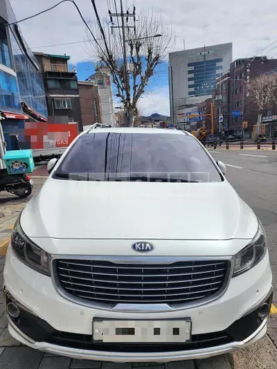 Photo 1 of 5: 2015 Kia Carnivals — Korean insurance auction