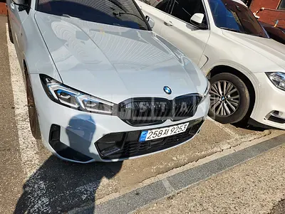 Photo 1 of 18: 2023 BMW 320i, VIN WBA61FS00PFP74356 — Korean insurance auction