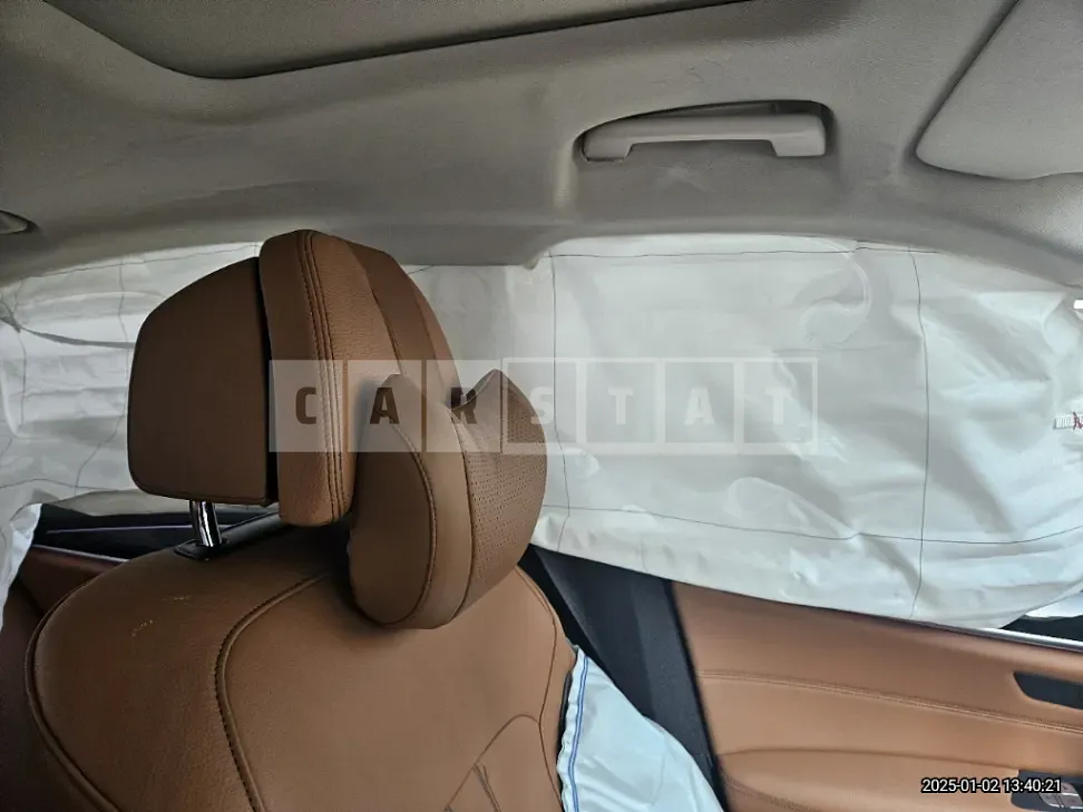 Photo 2 of 12: 2022 BMW 520i — Korean insurance auction