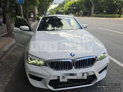 Photo 1 of 25: 2018 BMW 520i — Korean insurance auction