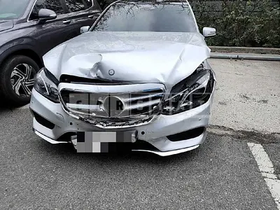 Photo 1 of 10: 2015 Mercedes-Benz E350 BlueTec 4Matic, VIN WDDHF9EB0FB096182 — Korean insurance auction