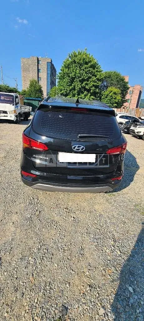 Photo 3 of 3: 2016 Hyundai Santa Fe — Korean insurance auction