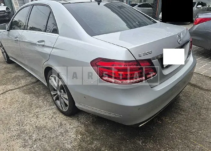 Photo 2 of 7: 2016 Mercedes-Benz E 300 — Korean insurance auction