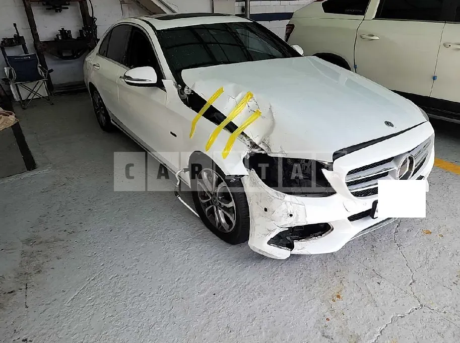 Photo 2 of 21: 2018 Mercedes-Benz C350e — Korean insurance auction
