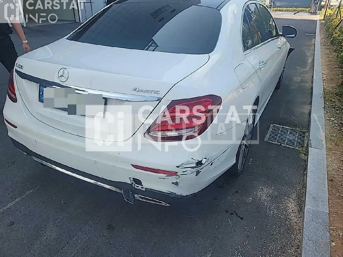 Photo 2 of 25: 2020 Mercedes-Benz E350 4Matic — Korean insurance auction