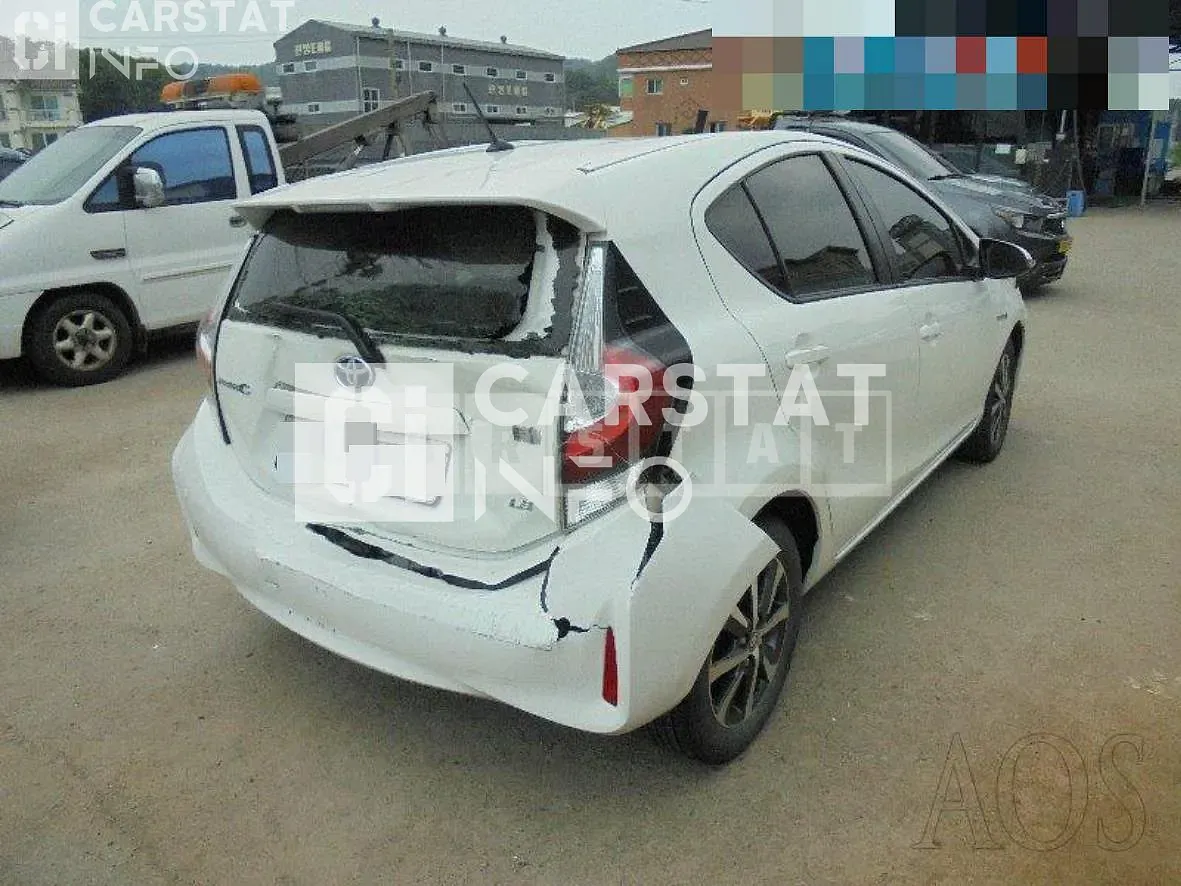 Photo 2 of 21: 2018 Toyota Prius C, VIN JTDKDTB35K1621382 — Korean insurance auction