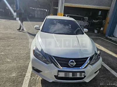 Photo 1 of 12: 2017 Nissan Altima 2.5 — Korean insurance auction