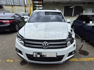 Photo 1 of 13: 2015 Volkswagen Tiguan 2.0 TDI Blue Motion — Korean insurance auction