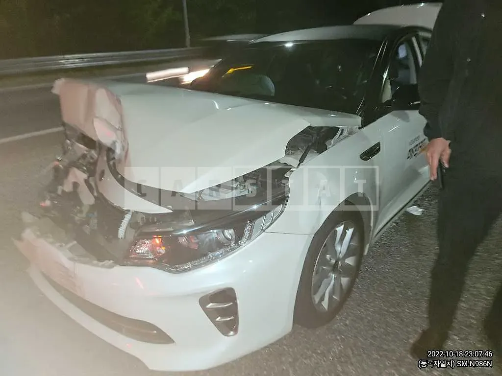 Photo 2 of 24: 2016 Kia K5, VIN KNAGU416BGA064854 — Korean insurance auction