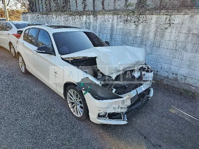 Photo 2 of 5: 2015 BMW 118d, VIN WBA1S510XG5A77238 — Korean insurance auction
