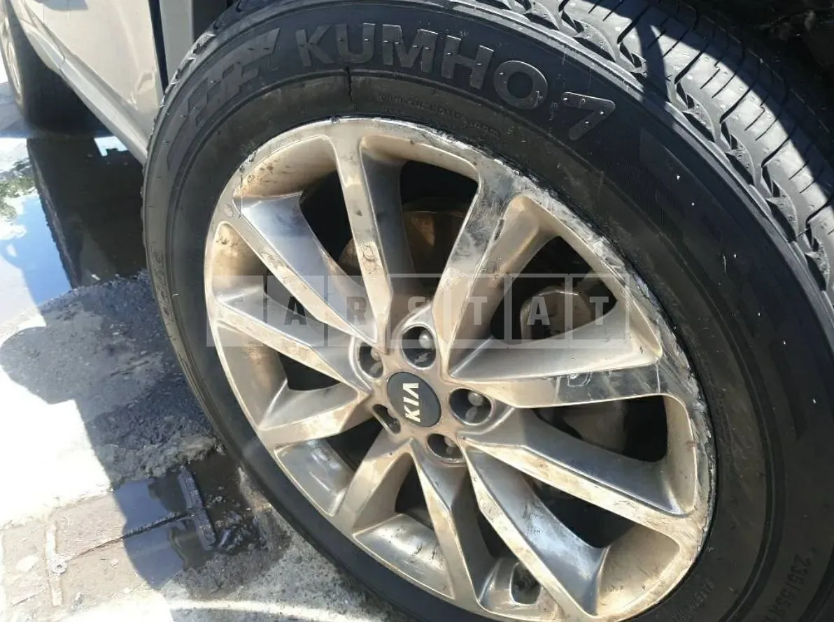 Photo 2 of 49: 2017 Kia Sorento, VIN KNAPH81ABHA366134 — Korean insurance auction