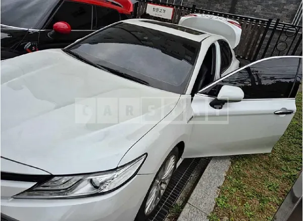 Photo 2 of 43: 2018 Toyota Camry Hybrid — Korean insurance auction