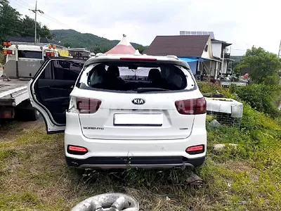 Photo 1 of 10: 2019 Kia Sorento, VIN KNAPG81ABKA551744 — Korean insurance auction