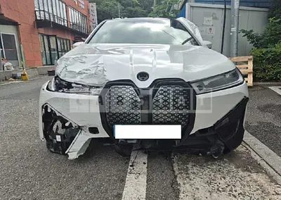 2025 BMW iX xDrive50