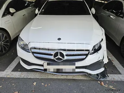 Photo 1 of 12: 2020 Mercedes-Benz E220 d — Korean insurance auction