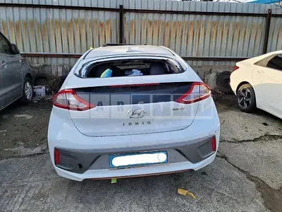 Photo 1 of 31: 2018 Hyundai Modern Ionic Electric, VIN KMHC051HFJU024475 — Korean insurance auction