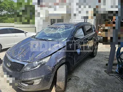 Photo 1 of 12: 2015 Kia Sportage R — Korean insurance auction
