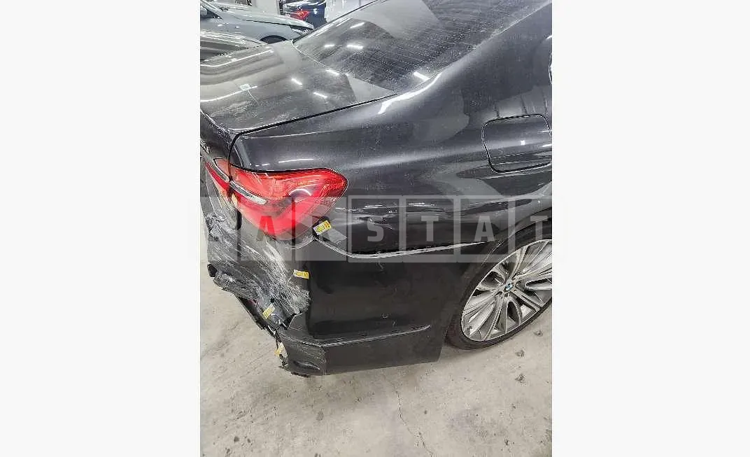 Photo 2 of 33: 2016 BMW 750Li xDrive — Korean insurance auction
