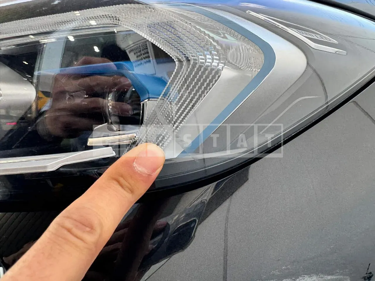 Photo 2 of 4: 2023 BMW Light 320i Headlamp, VIN WBA68FS0XP8D70063 — Korean insurance auction