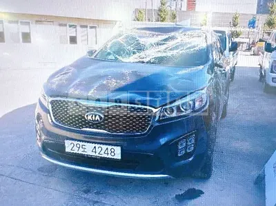 Photo 1 of 8: 2017 Kia Sorento, VIN KNAPS81ABHA363217 — Korean insurance auction