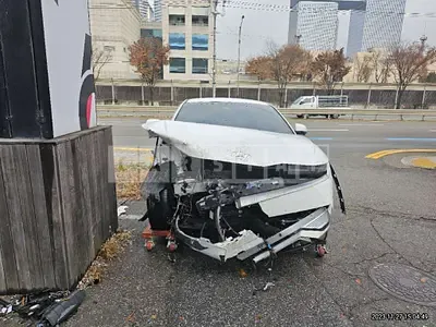 Photo 1 of 21: 2022 Hyundai Modern Ionic 5, VIN KMHKN81AFNU107860 — Korean insurance auction