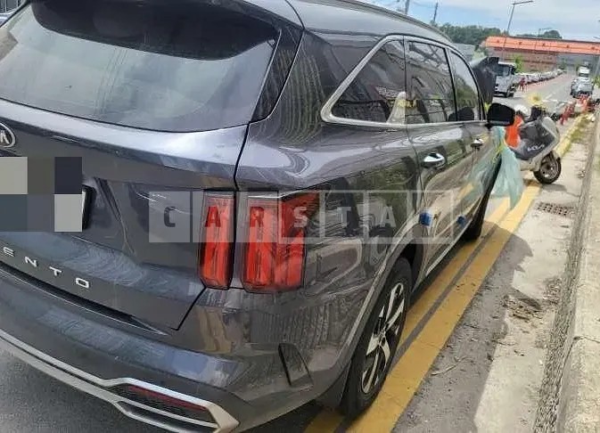 Photo 2 of 24: 2021 Kia Sorento 4WD — Korean insurance auction