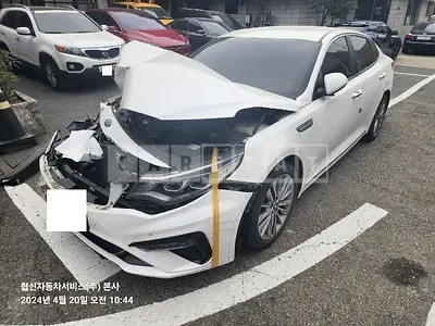 Photo 1 of 23: 2019 Kia K5 — Korean insurance auction