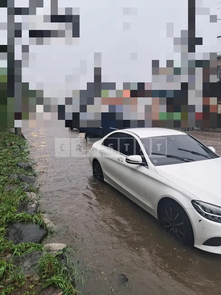 Photo 2 of 4: 2020 Mercedes-Benz C200, VIN W1KWF8AB5LR571223 — Korean insurance auction