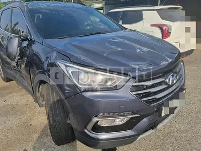 Photo 1 of 17: 2017 Hyundai Santa Fe, VIN KMHSW81UBJU831174 — Korean insurance auction