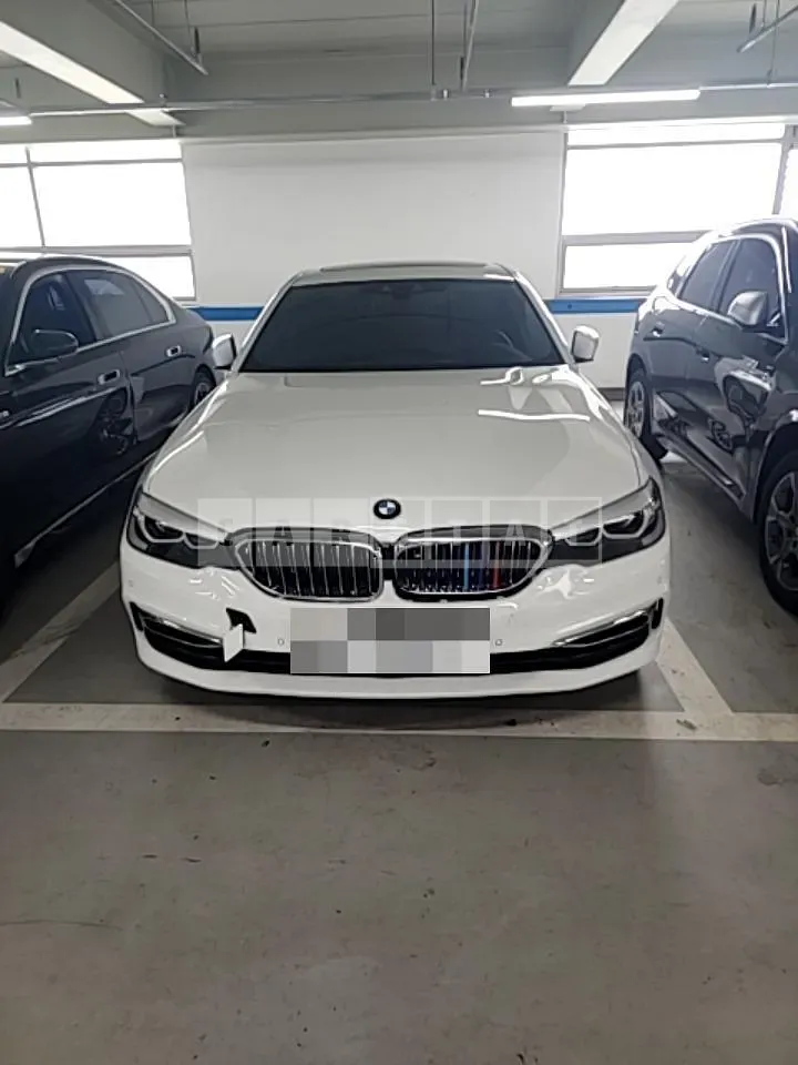 Photo 2 of 27: 2020 BMW 520i Luxury, VIN WBAJK9108LCE41654 — Korean insurance auction