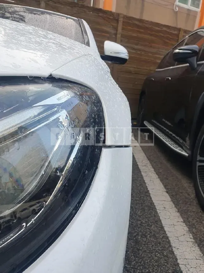 Photo 2 of 23: 2018 Mercedes-Benz E200, VIN WDDZF4CB4JA424437 — Korean insurance auction