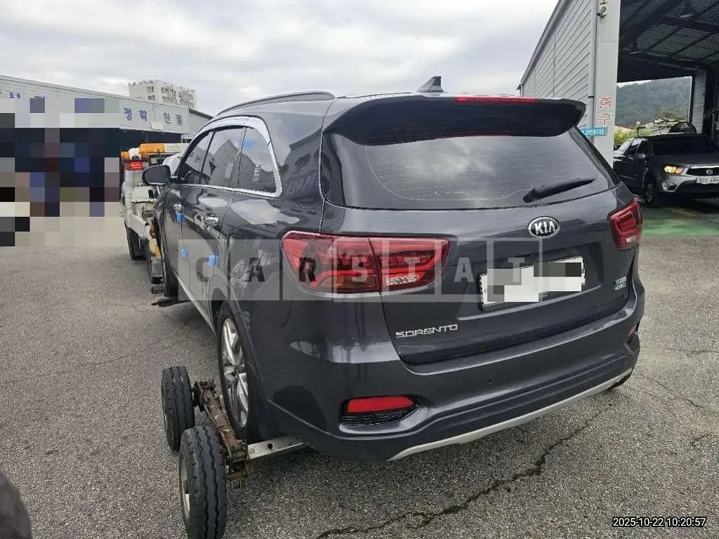 Photo 2 of 26: 2019 Kia Sorento 4WD — Korean insurance auction