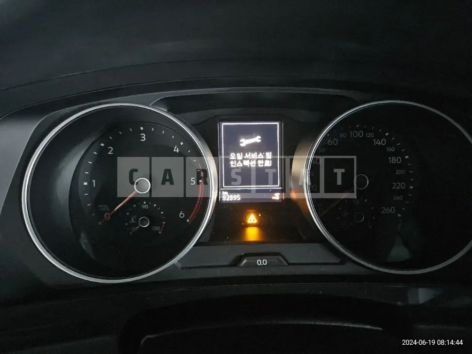 Photo 2 of 18: 2018 Volkswagen Tiguan 2.0 TDI — Korean insurance auction