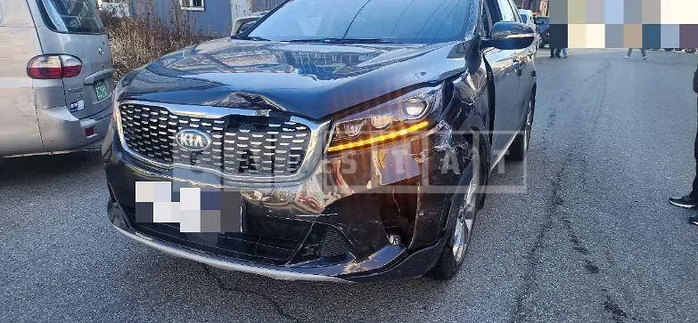 Photo 2 of 5: 2017 Kia Sorento 2.2 4WD, VIN KNAPH81BDJA412426 — Korean insurance auction