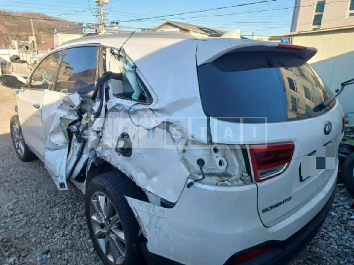 Photo 2 of 17: 2016 Kia Sorento 2.0, VIN KNAPS81ABHA270800 — Korean insurance auction