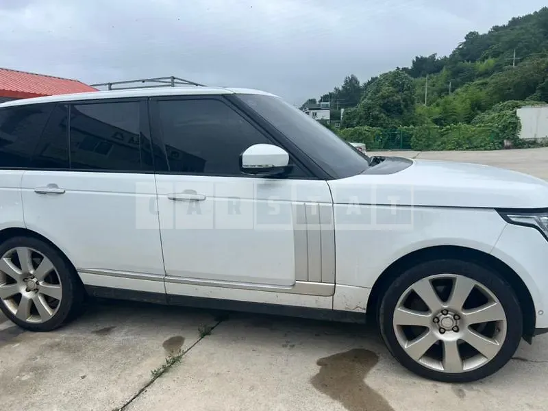 Photo 2 of 3: 2015 Land Rover Range Rover 4.4d, VIN SALGA2JF5FA210681 — Korean insurance auction