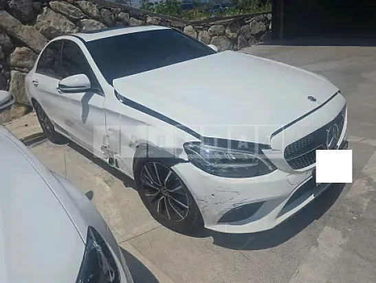 Photo 2 of 12: 2020 Mercedes-Benz C200 — Korean insurance auction