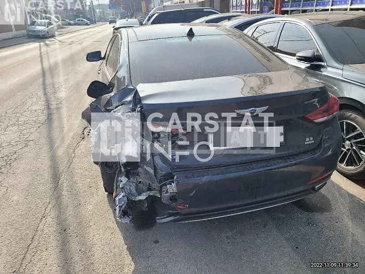 Photo 2 of 19: 2017 Genesis G80 3.3 — Korean insurance auction