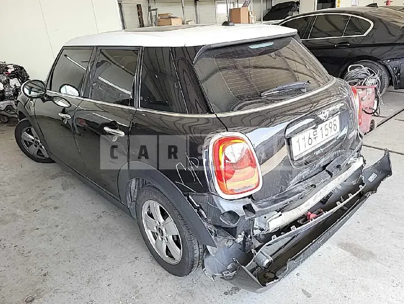 Photo 2 of 17: 2017 Hyundai Bmw Mini Cooper D, VIN KMHGF41DBCU038440 — Korean insurance auction
