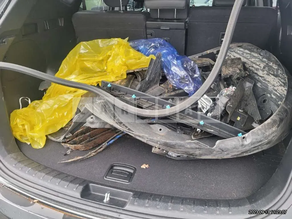 Photo 2 of 31: 2018 Hyundai Santa Fe, VIN KMHSW81UBJU845038 — Korean insurance auction