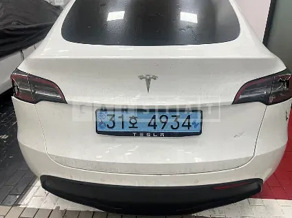 Photo 2 of 6: 2021 Tesla Model Y Standard Range, VIN 5YJYGDED2MF176475 — Korean insurance auction