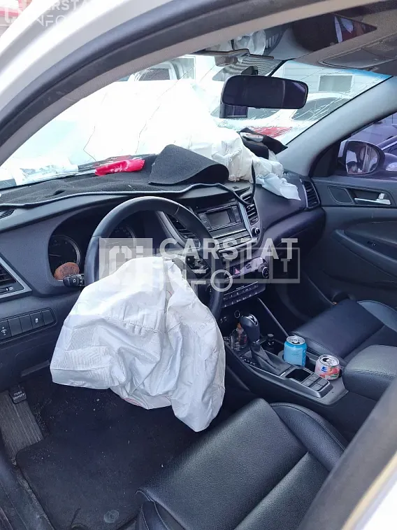 Photo 2 of 11: 2016 Hyundai Tucson 2.0 — Korean insurance auction