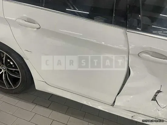 Photo 2 of 25: 2022 BMW 520i — Korean insurance auction