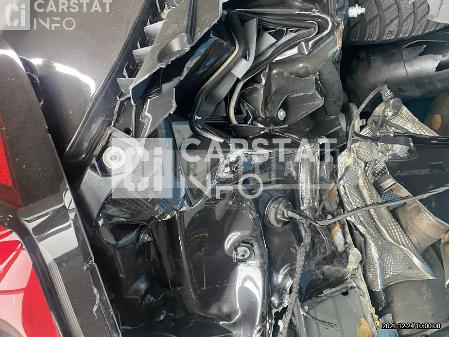 Photo 2 of 13: 2021 BMW 520i, VIN WBA11BH0XMWX18589 — Korean insurance auction